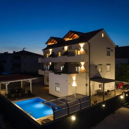 In Okrug Gornji With Sea View, Balcony, Air Conditioning, Wifi 5134-5 Apartamento *