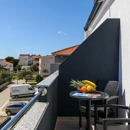 In Okrug Gornji With Sea View, Balcony, Air Conditioning, Wifi 5134-5 Appartamento Traù