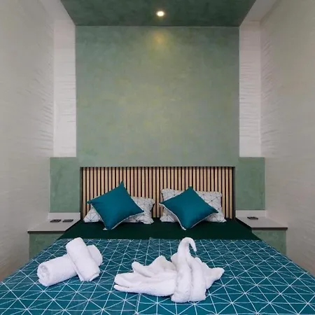 In Okrug Gornji With Sea View, Balcony, Air Conditioning, Wifi 5134-5 Traù