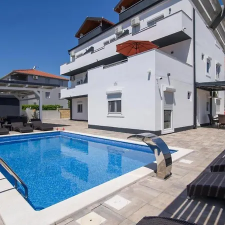 In Okrug Gornji With Sea View, Balcony, Air Conditioning, Wifi 5134-5